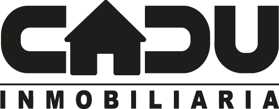 Logotipo de la inmobiliaria CADU desarrolladora de Vivaria Guadalajara.